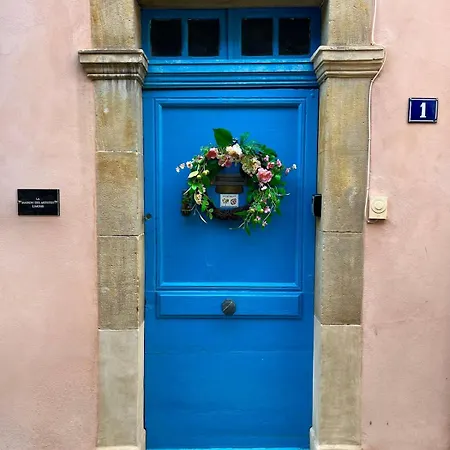 The Artist's House Vila